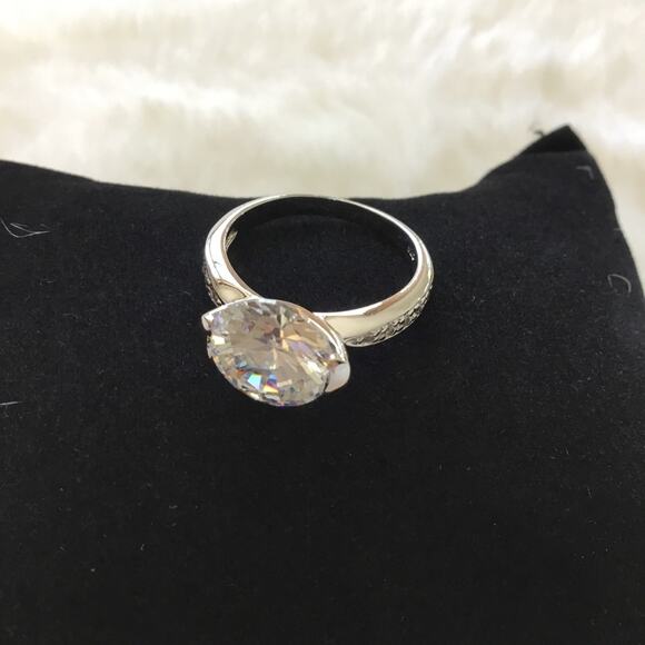 Sterling Silver Round Ring - Picture 3 of 5